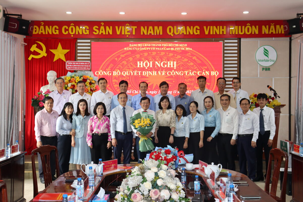 Đảng ủy Cao su Phước Hòa công bố quyết định về công tác cán bộ